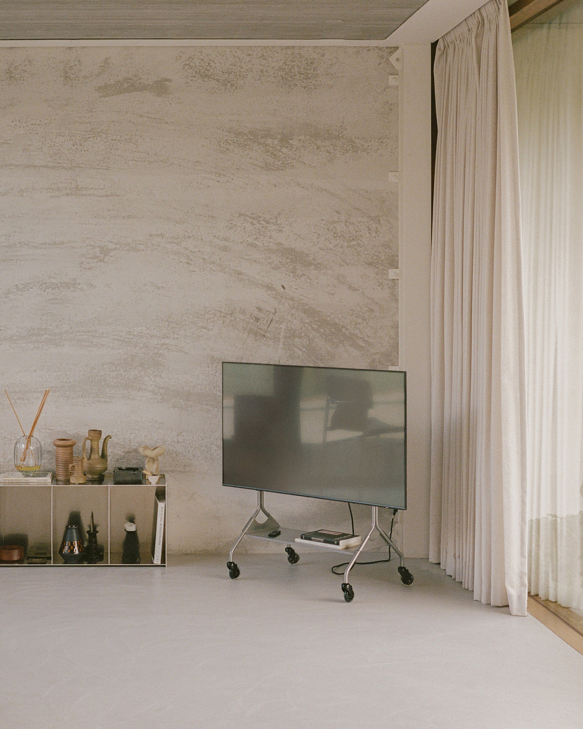 Moon RAW - Raw - Image 12